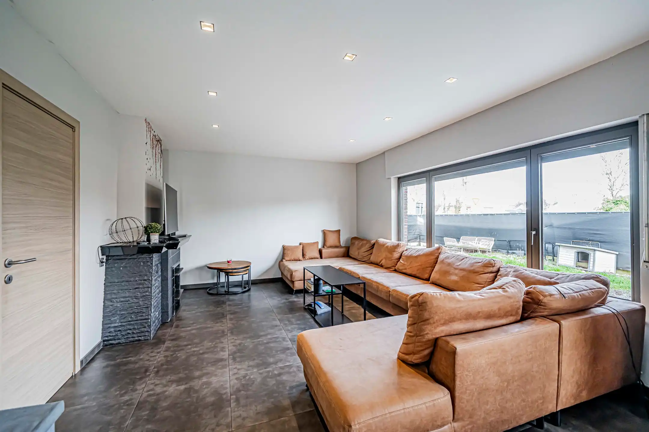 Toffe dorpswoning met 4 slaapkamers en zongerichte tuin foto 3