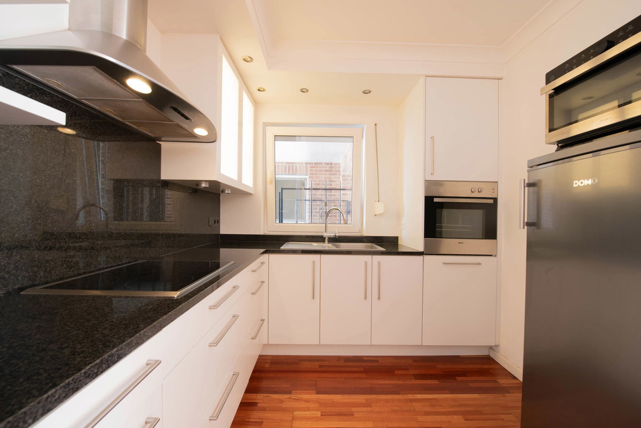 Gelijkvloers appartement met terras & autostandplaats foto 7