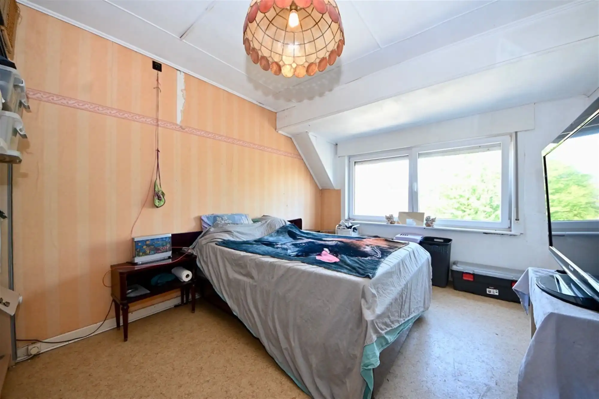 Te renoveren woning met 3 slaapkamers, garage en tuin.  foto 12