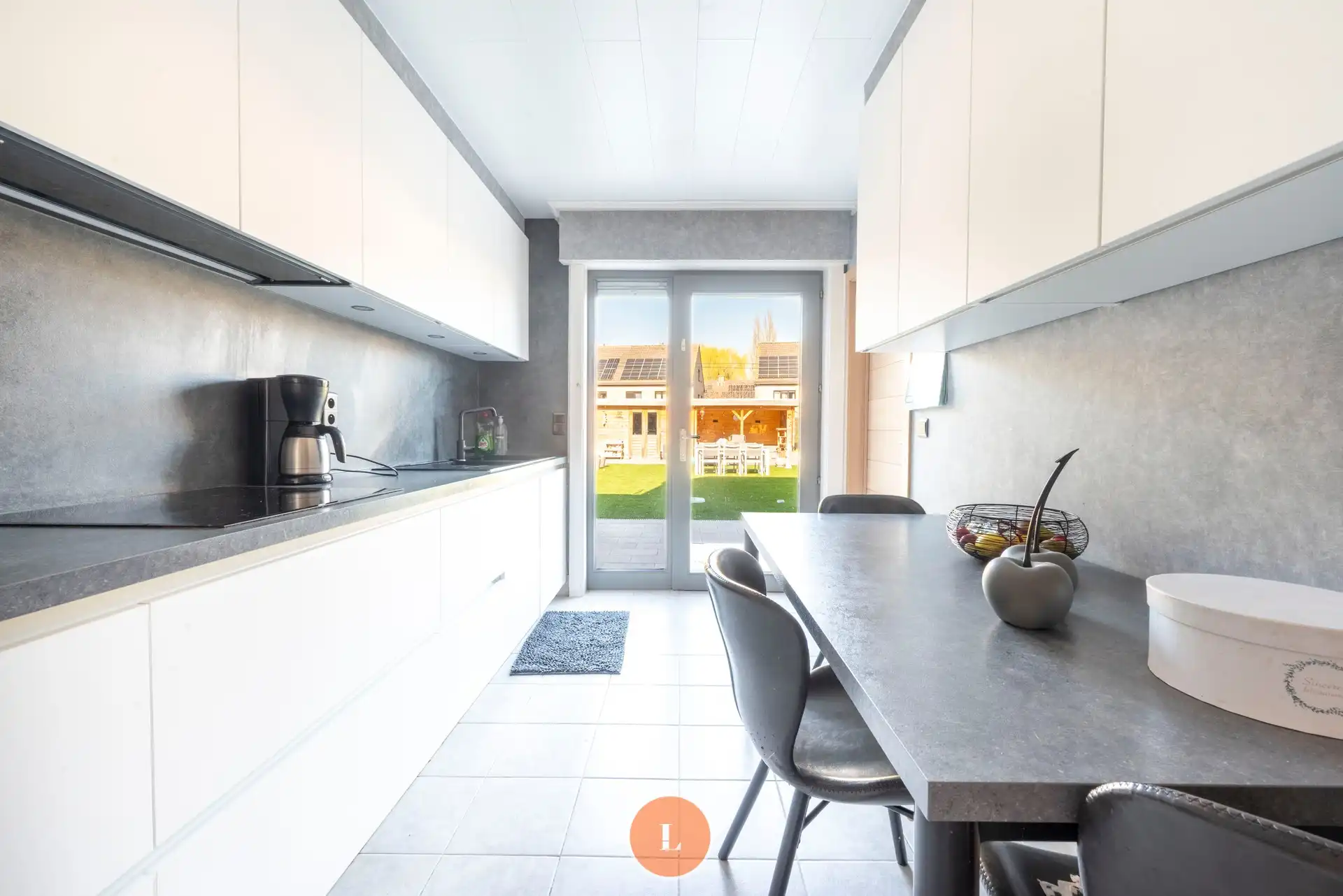 Instapklare gezinswoning in rustige, doodlopende straat met 4 kamers en garage foto 6