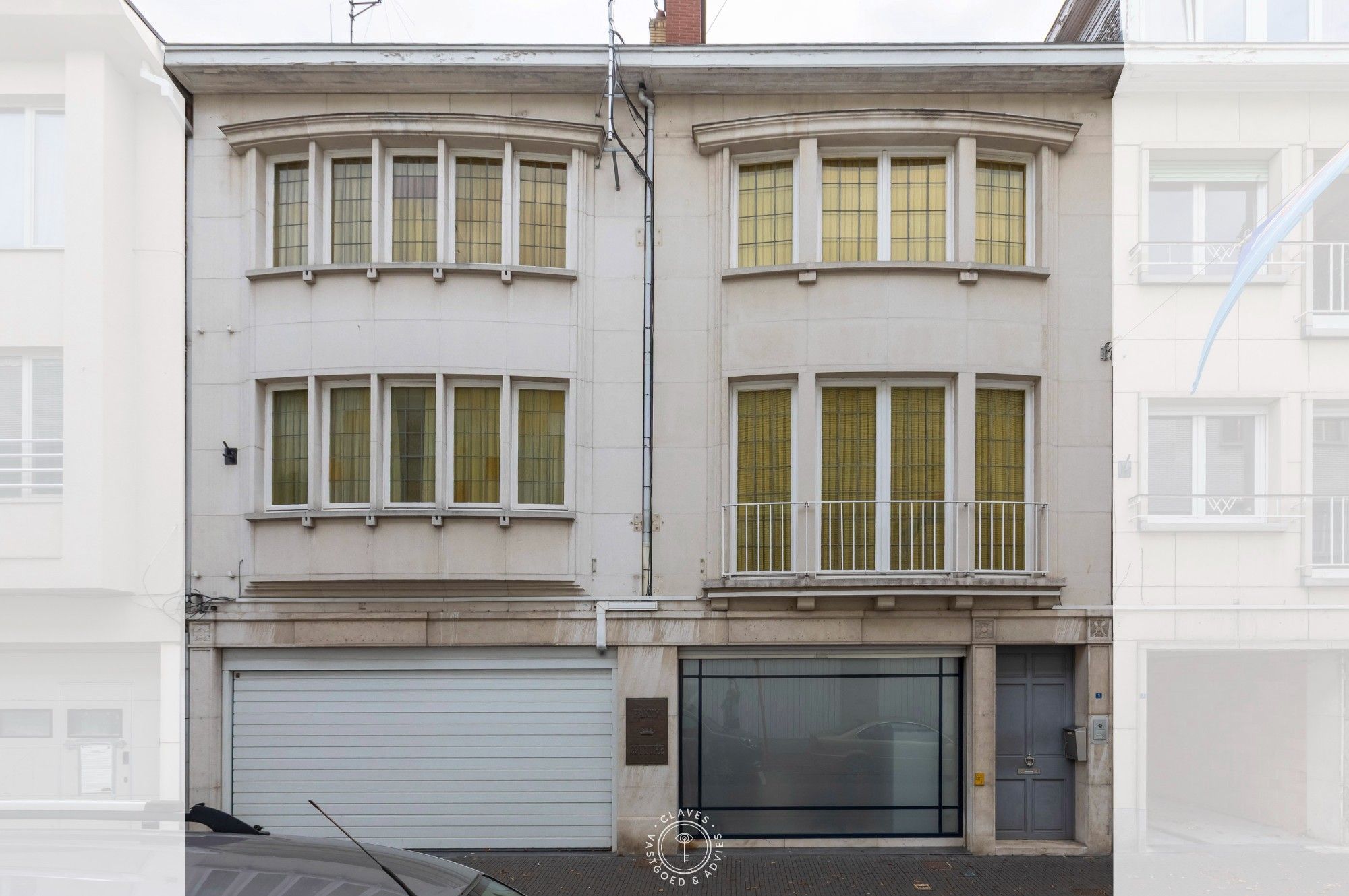 Opbrengsteigendom (ruime burgerwoning) bestaande uit 2 appartementen en garage foto {{pictureIndex}}