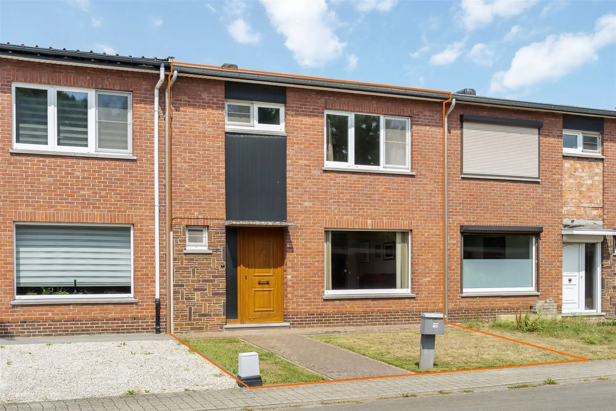 PERFECT ONDERHOUDEN WONING MET ACHTERINRIT NAAR TUIN IN BERINGEN CENTRUM foto 25