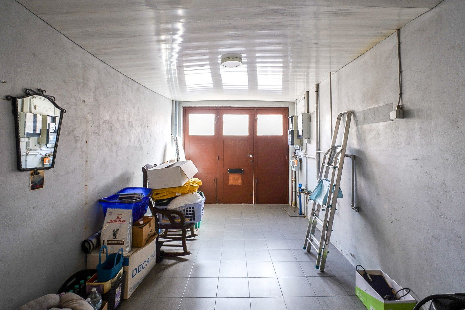 Ruime eengezinswoning met 3 slaapkamers en 2 garages in centrum Oudenburg foto 8