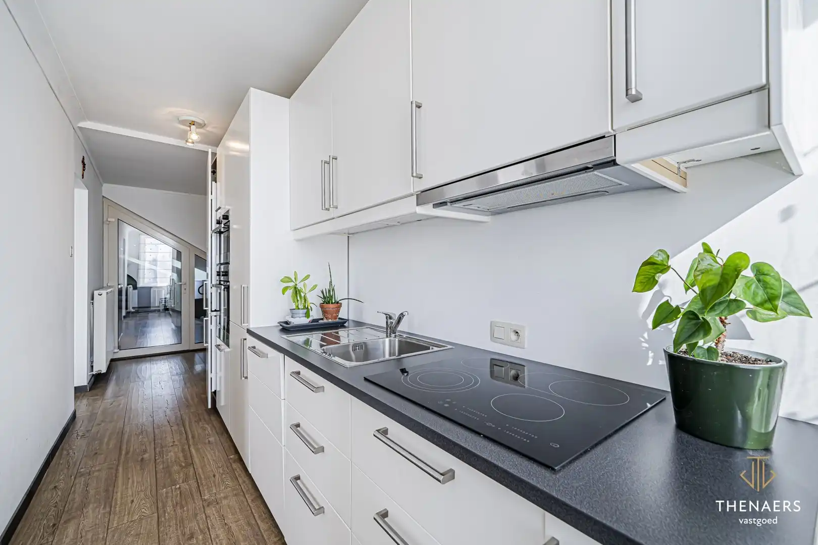 Karaktervolle en uitzonderlijk ruime woning met 5 slpks op&nbsp;een perceel van 36a 60ca. foto 26