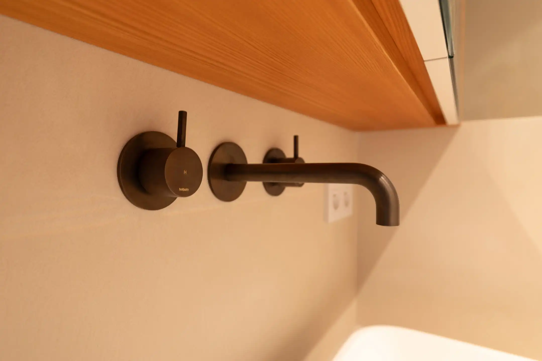 Gerenoveerd luxe appartement aan de zeedijk te Knokke-Heist foto 10