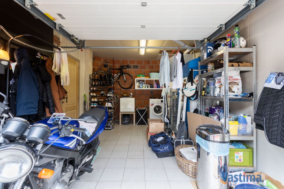 Instapklare woning met inpandige garage nabij centrum Aalst foto 19