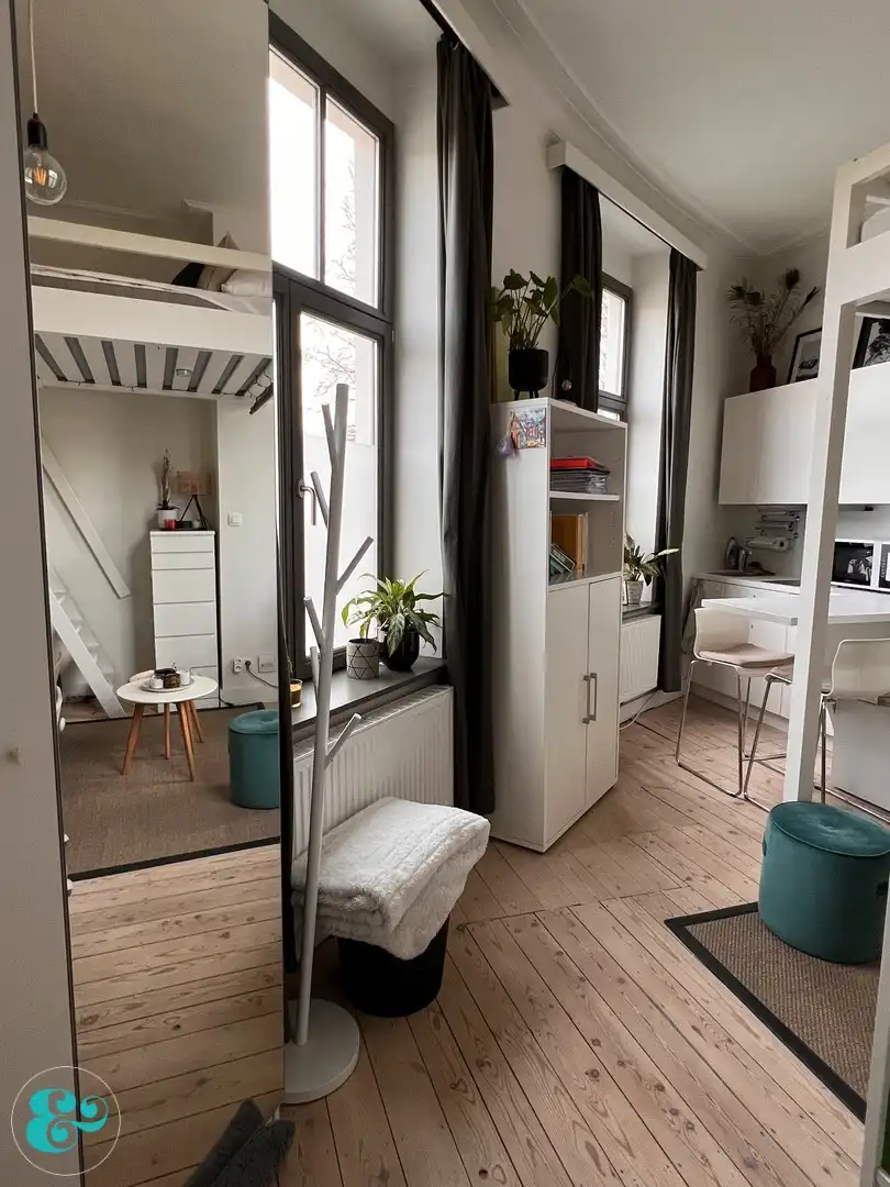 Vernieuwde gemeubelde studio foto 5