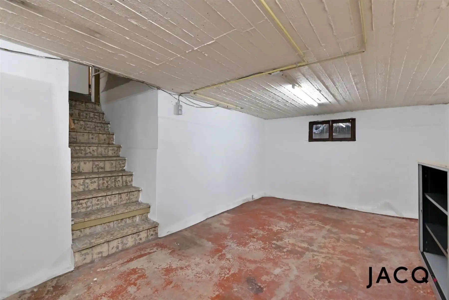 Modern, gerenoveerd kantoor met ruime garage foto 10
