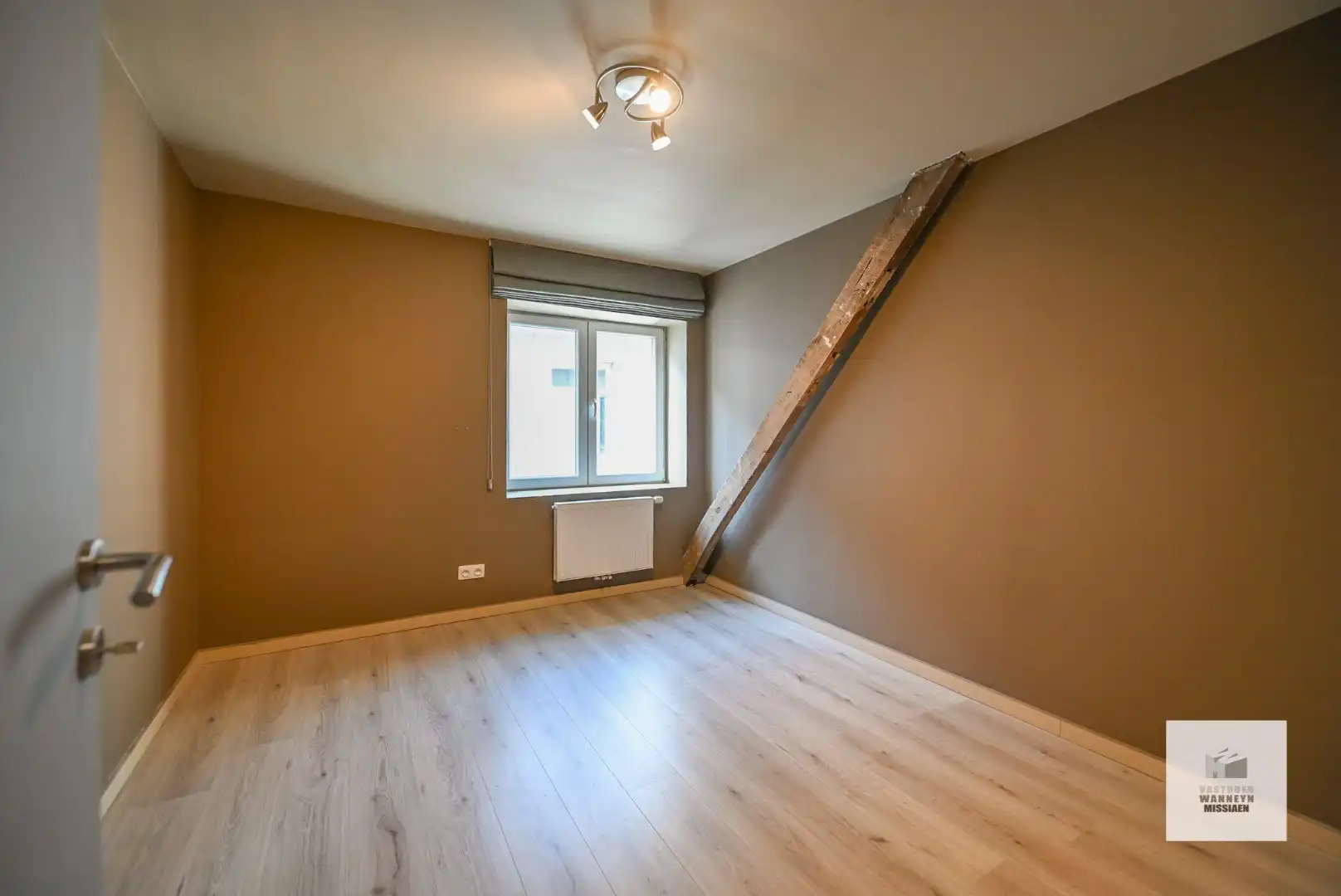 Instapklare woning met 3 slaapkamers en ruime berging/garage in centrum Wingene  foto 19