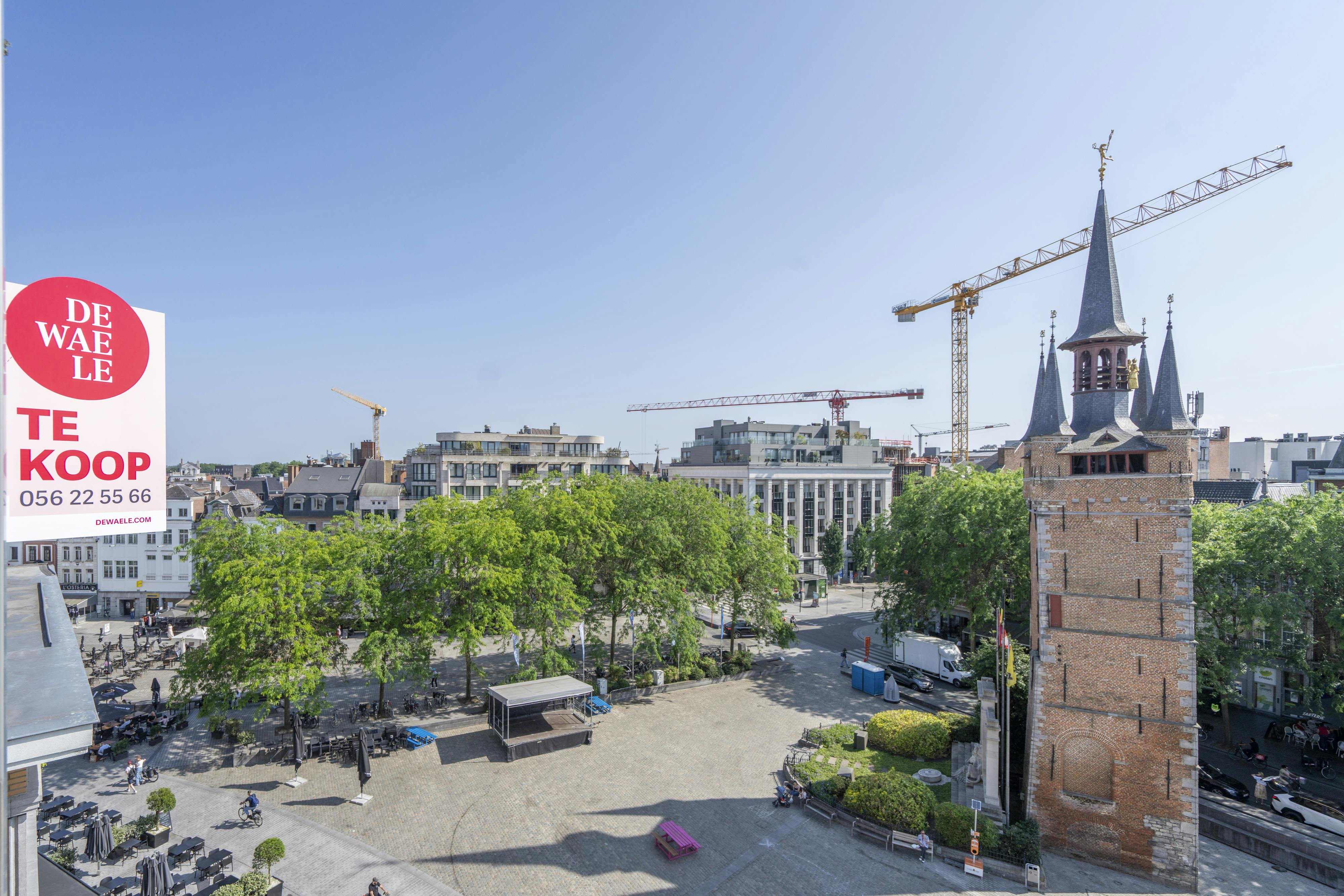 Ruim Appartement met zicht op de Grote Markt van Kortrijk foto 30