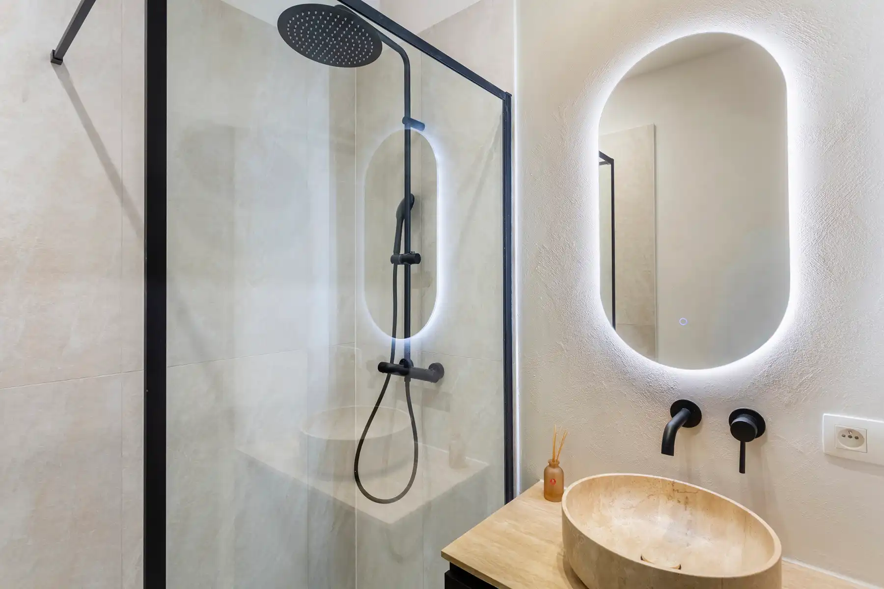 Lichtrijk bemeubeld stadsappartement op toplocatie foto 9