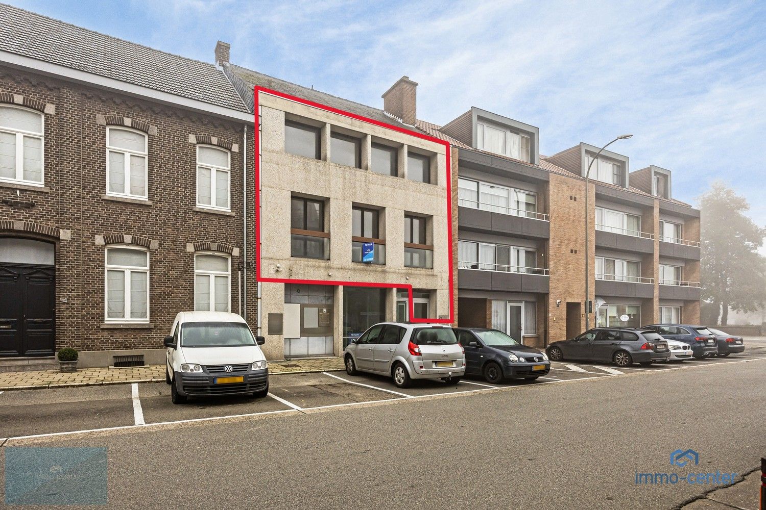 Te huur: Ruim duplexappartement in het centrum van Neeroeteren foto {{pictureIndex}}