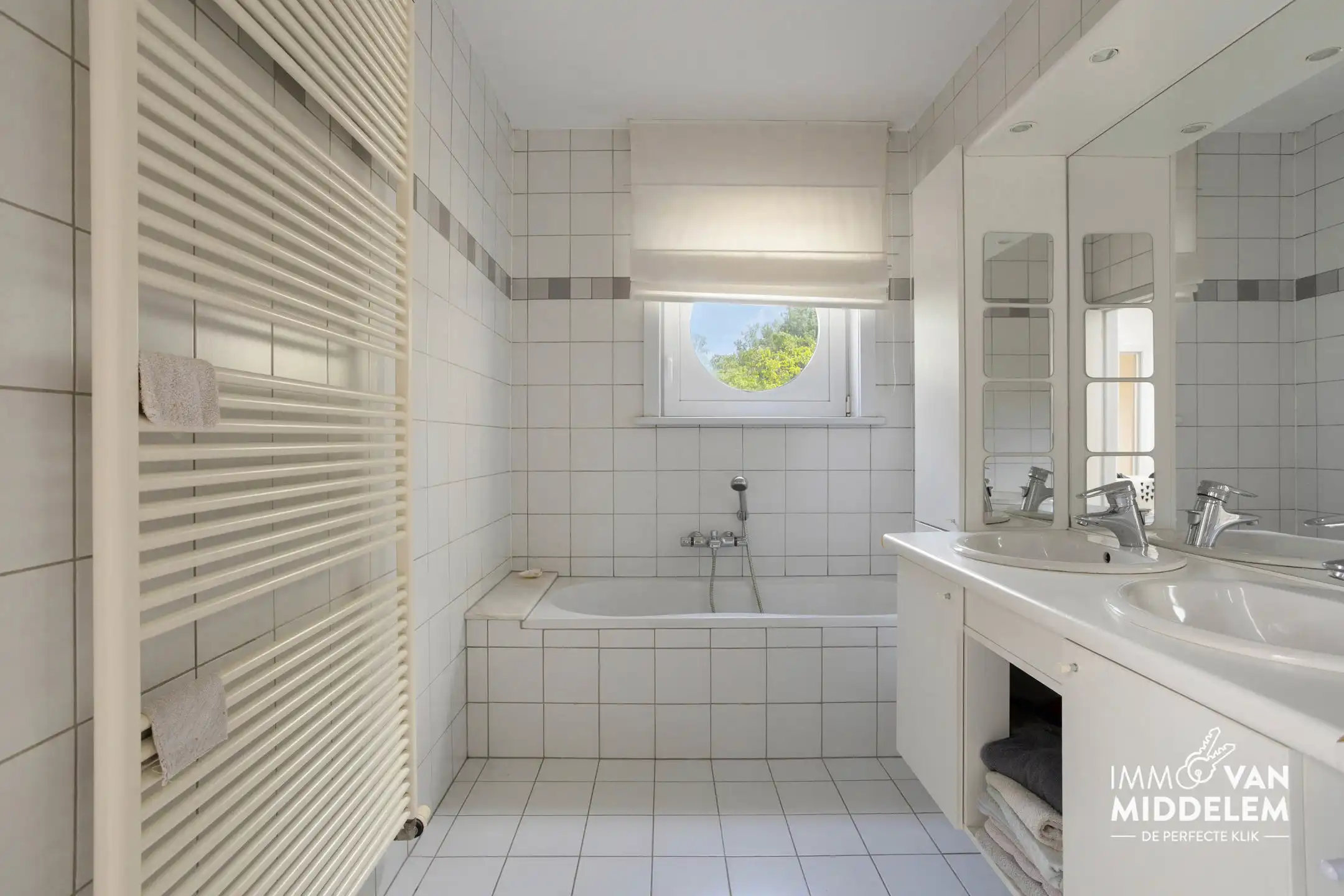 DUPLEXAPPARTEMENT MET 3 SLAAPKAMERS, GARAGE EN BERGING foto 13