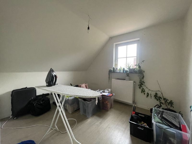 Rustig gelegen open bebouwing met ruime tuin en 3 slaapkamers foto 17