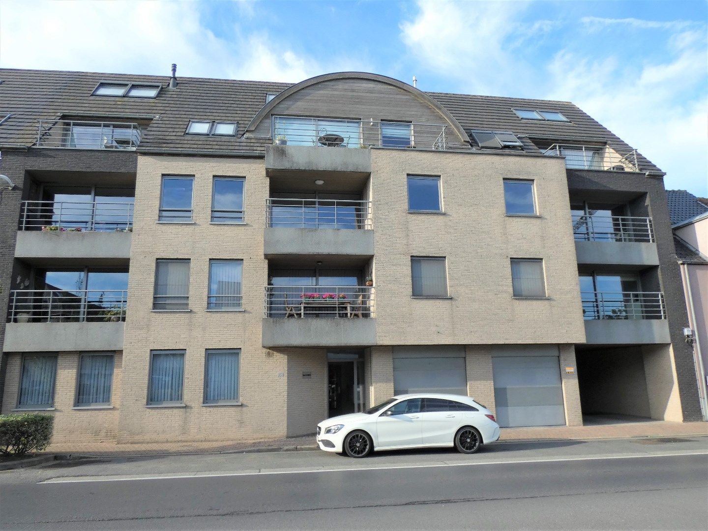 Gelijkvloers appartement met terras en tuintje (87 m²), 2 slpk, Torhout. foto 4
