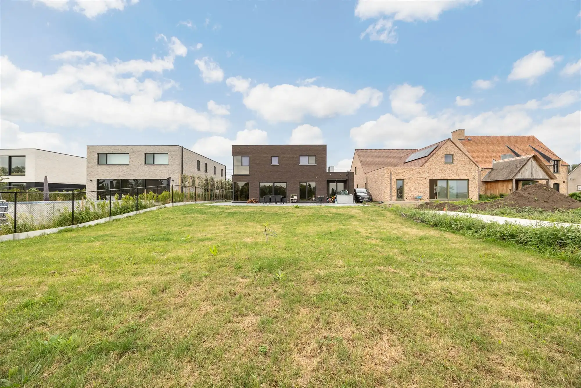 Moderne villa met 5 slaapkamers, ruime tuin en garage  foto 23