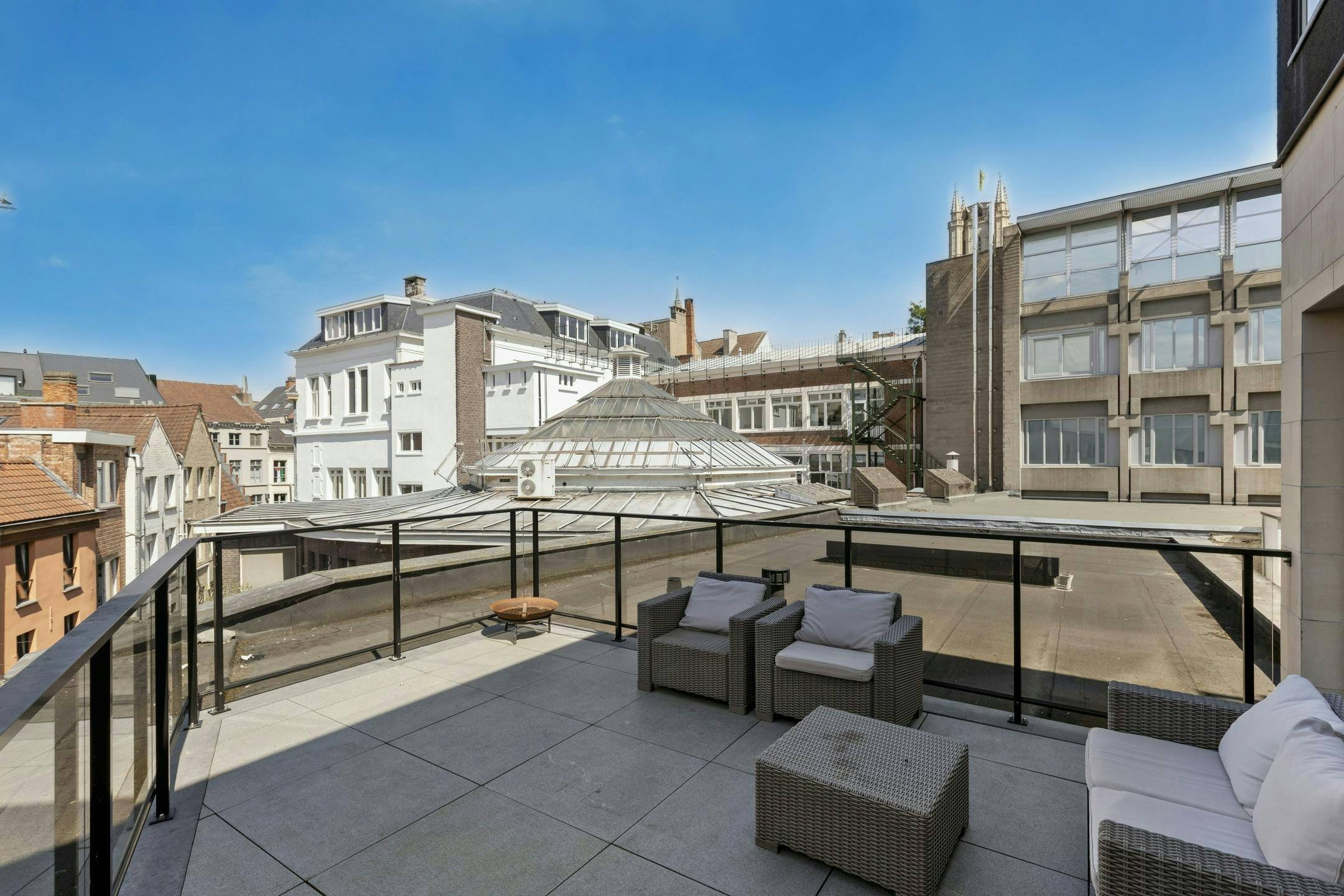 Moderne stadswoning met 2 slaapkamers in hartje Gent te koop foto 15