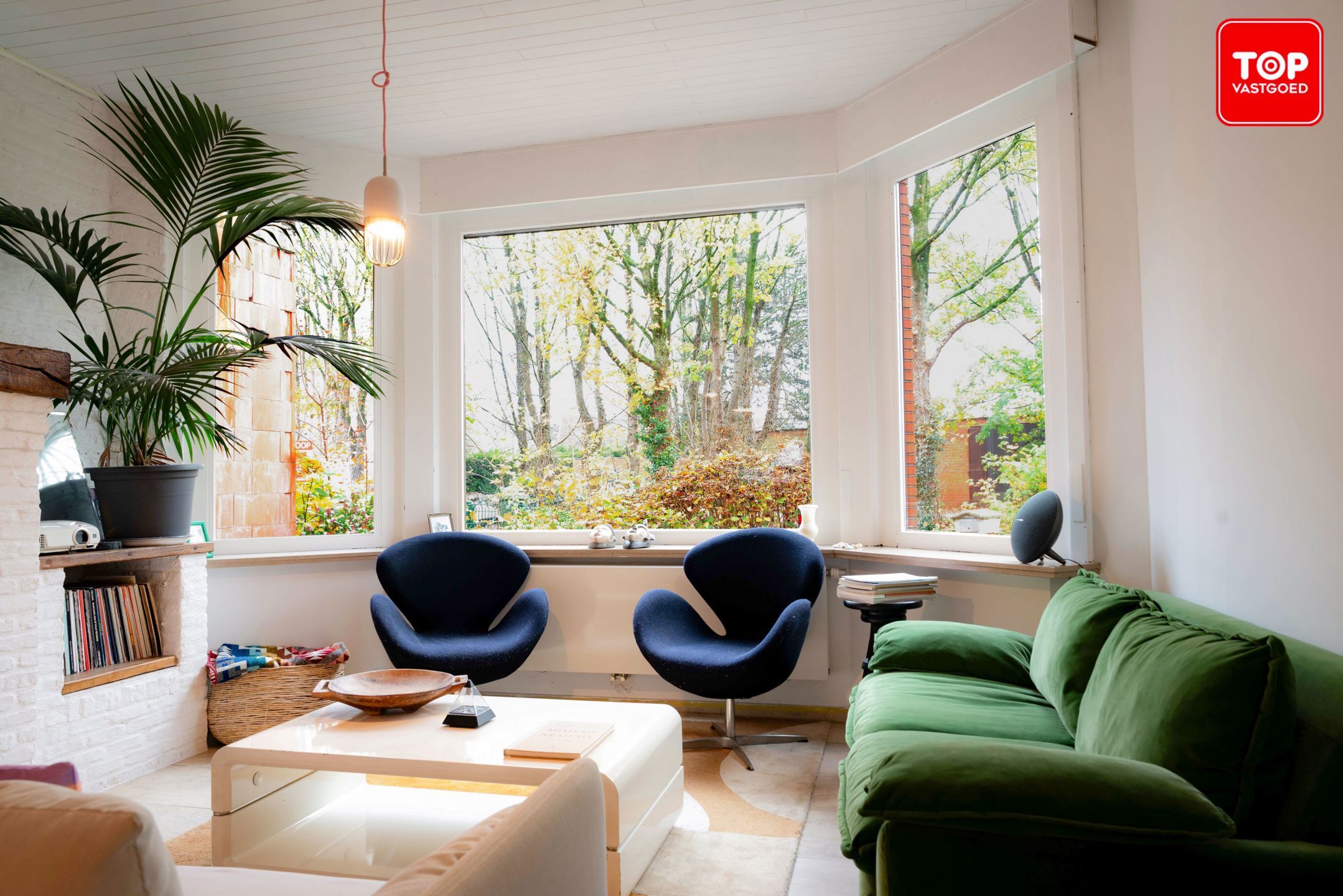 Woning met mooie tuin en ingang via de achtergelegen garage.  foto 2