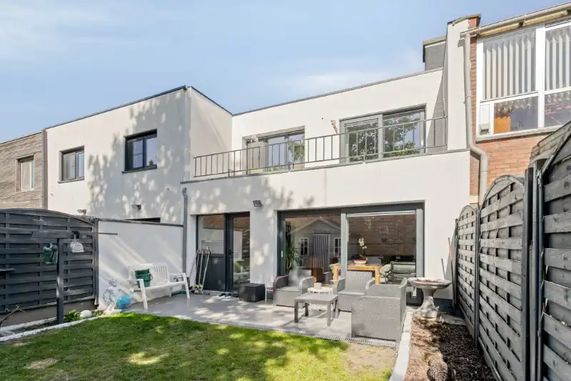 instapklare woning met tuin in een rustige straat te Gent foto 11