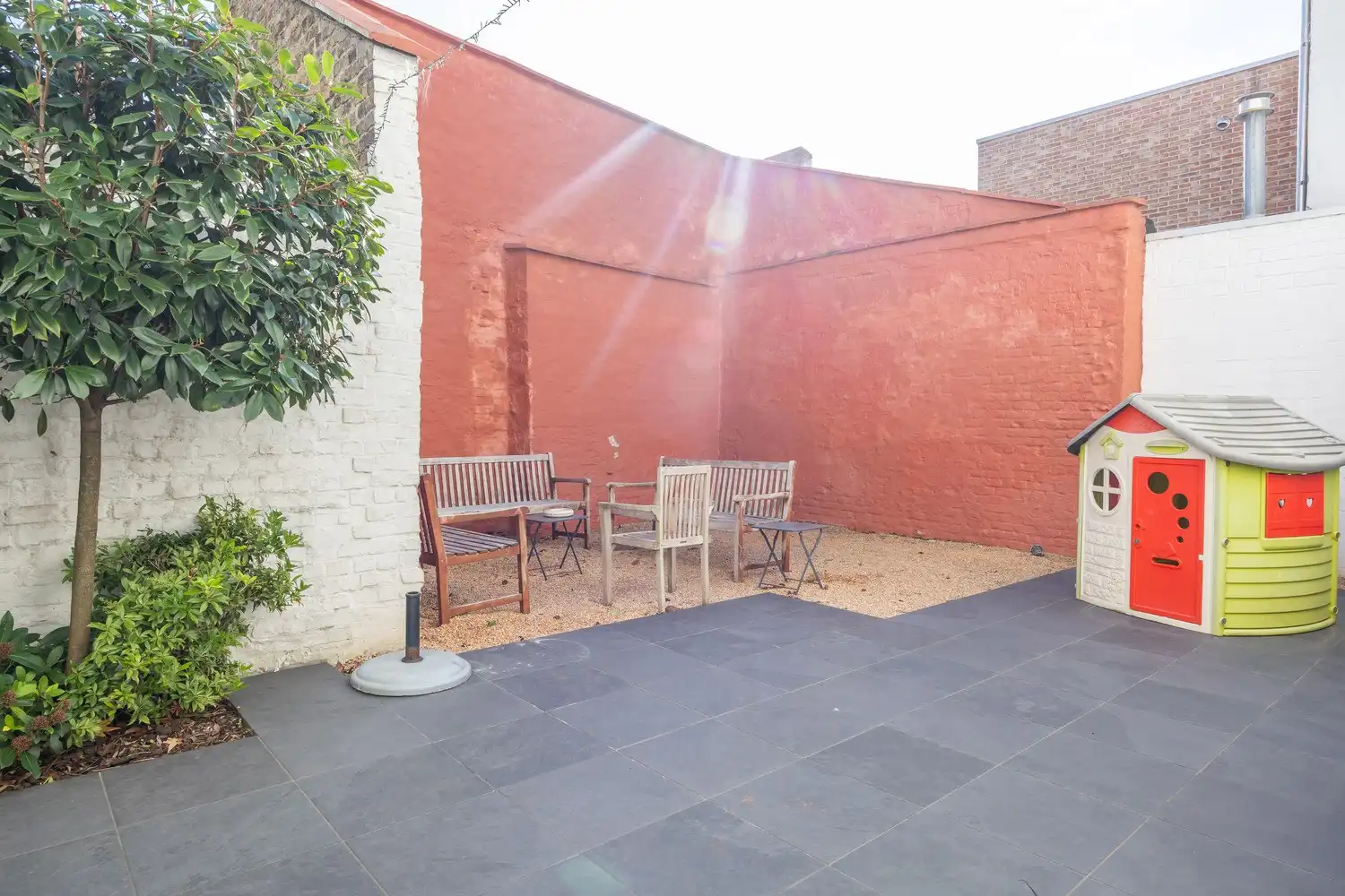 MAGISTRAAL HERENHUIS IN HET CENTRUM VAN NIEUWPOORT-STAD – OFFICIËLE 4-STERREN VAKANTIEWONING MET APPARTEMENT, INKOMSTEN EN 2 GARAGES foto 3