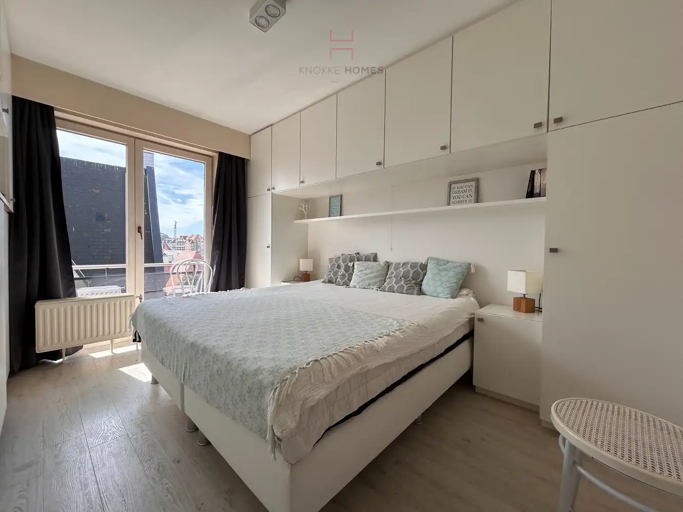 Lichtrijk en gemeubeld 2-slaapkamer appartement in Duinbergen foto 16