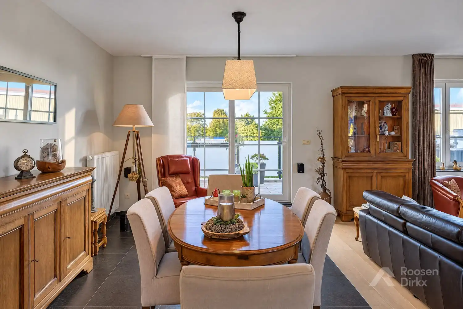 Luxe appartement (150m²) met 3 slaapkamers en 60m² terrassen te BREE. foto 10
