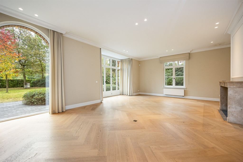 Prachtige manoirvilla met tijdloze allure en een elegante architectuur in Hof ter Linden foto 3