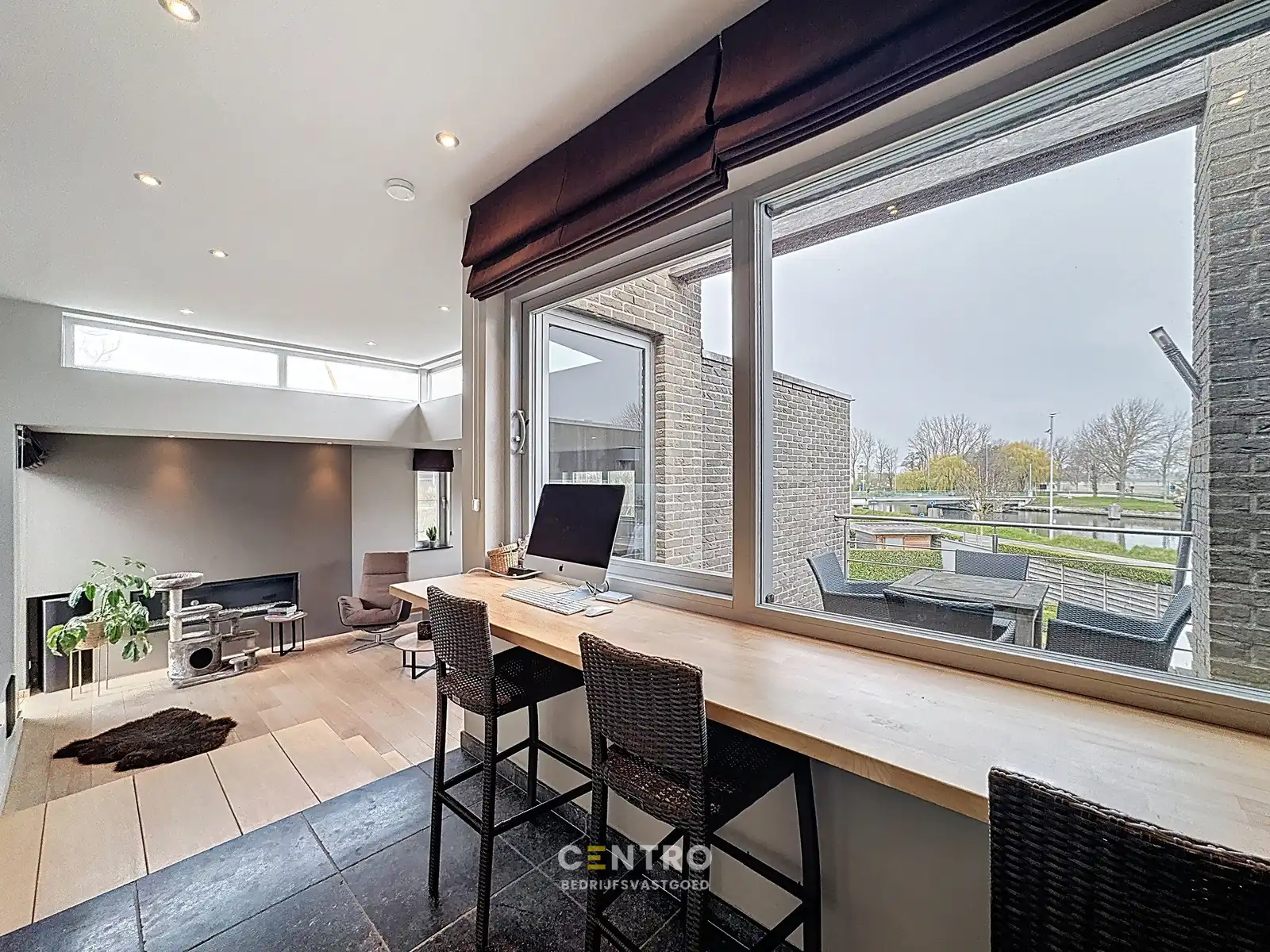 Fantastische woonst met handelsruimte op CHARMANTE ligging te Oostende! foto 6