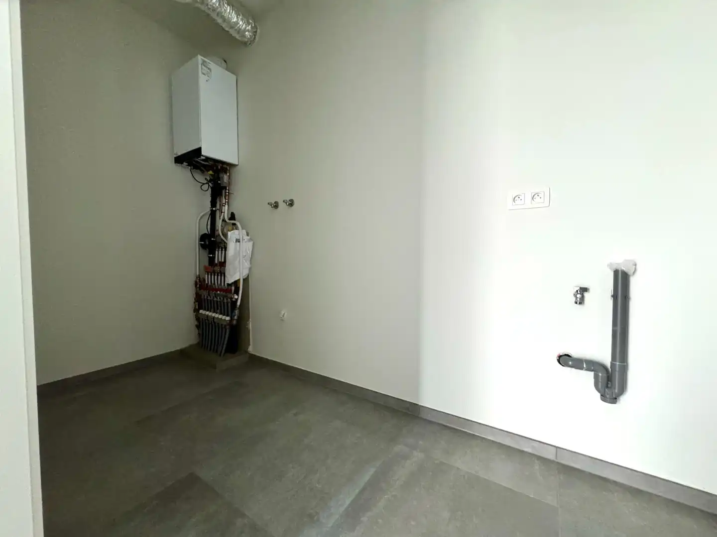 Modern appartement met 3 slaapkamers én 2 staanplaatsen te huur foto 11
