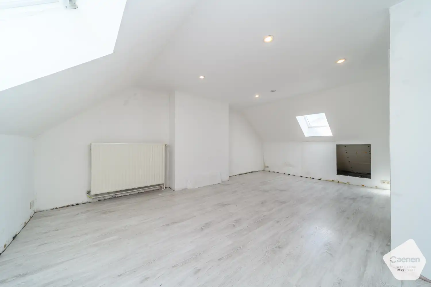 Ruime woning met handelsruimte in het centrum van De Panne foto 18