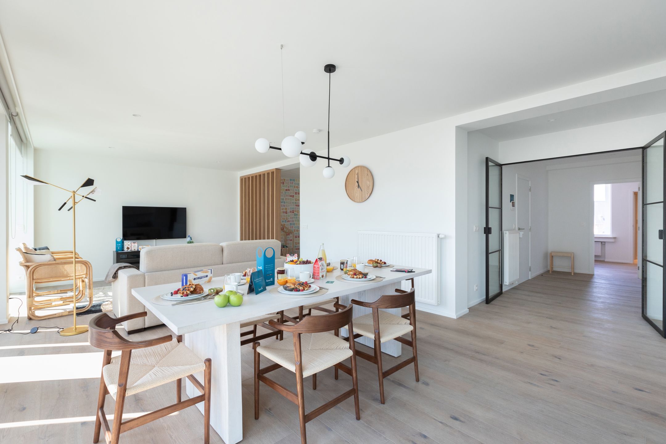 Centrum: Gemeubileerd appartement met 2 slaapkamers! foto 3