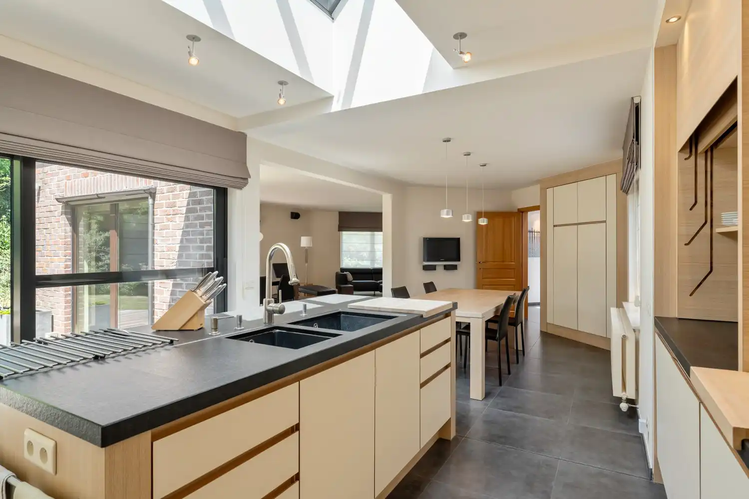 Goed gelegen villa met 4/5 slaapkamers, een bureau, een garage en een mooie tuin op een groene ligging te Kessel-Lo! foto 7