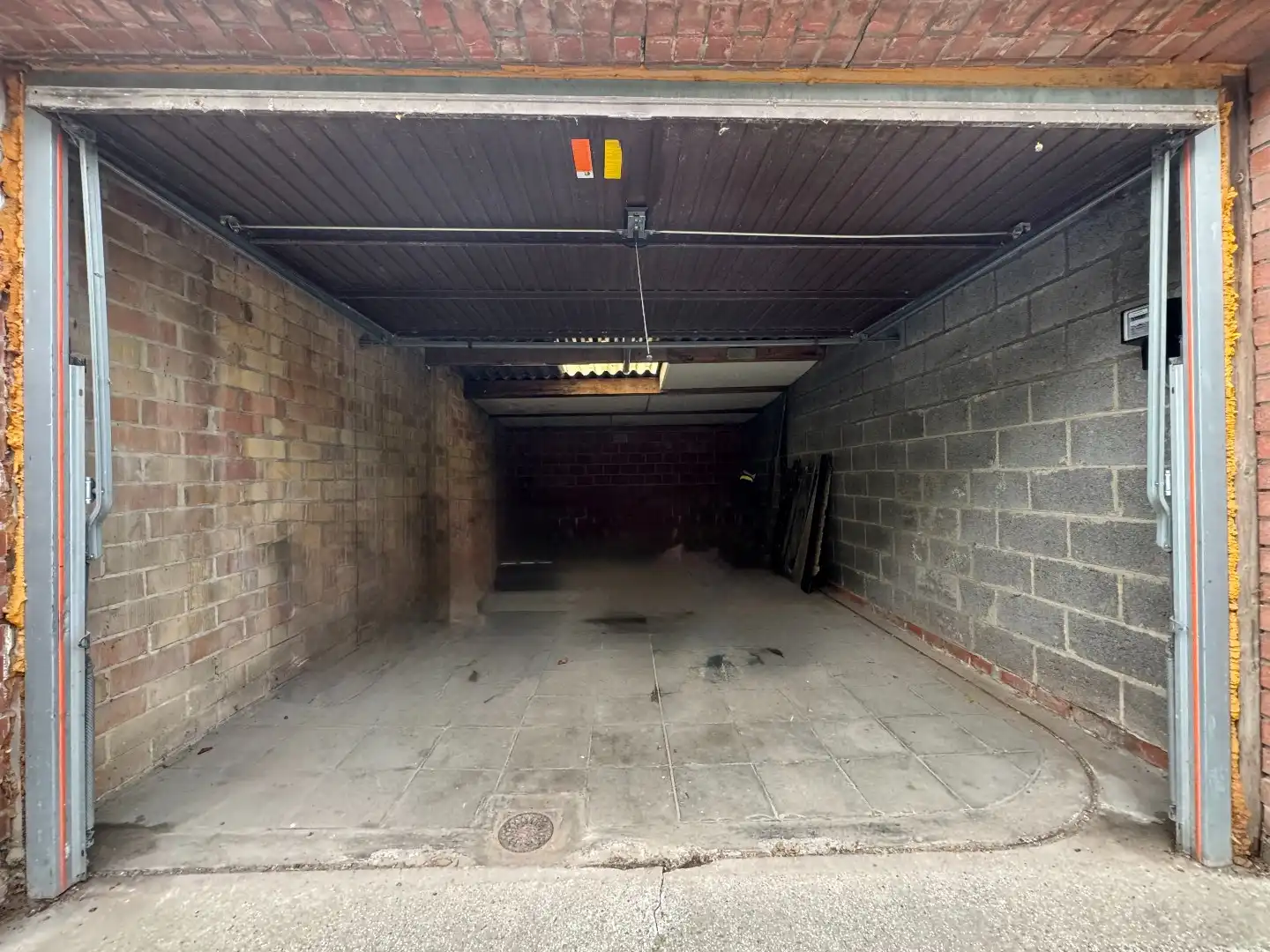 GERENOVEERDE WONING MET 4 SLPKS, 2 BADKAMERS, TUIN EN HUURGARAGE foto 25