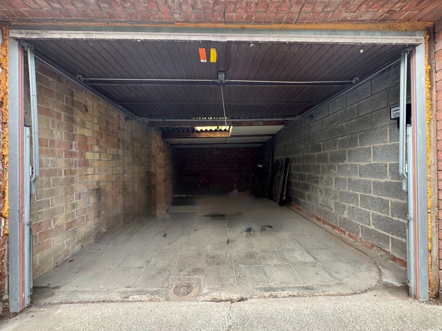 GERENOVEERDE WONING MET 4 SLPKS, 2 BADKAMERS, TUIN EN HUURGARAGE foto 25