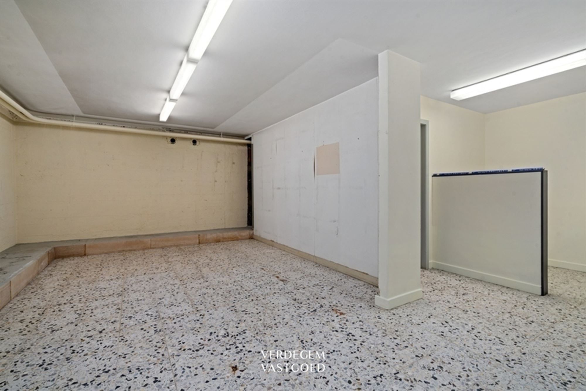 Handelspand van 216m² op uitstekende locatie foto 10