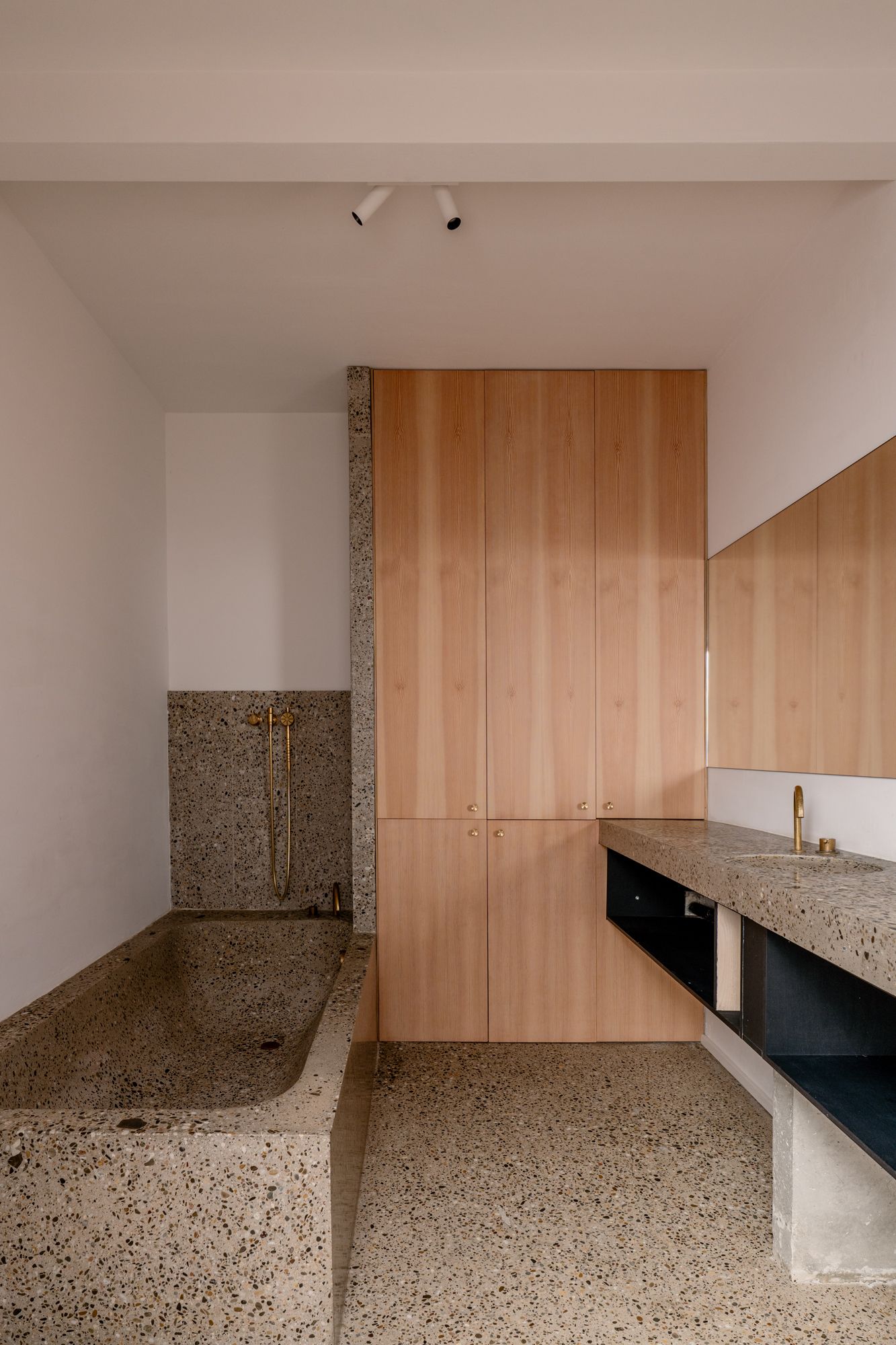 Magnifiek gerenoveerde woning met bostuin nabij het Moorkensplein foto 13