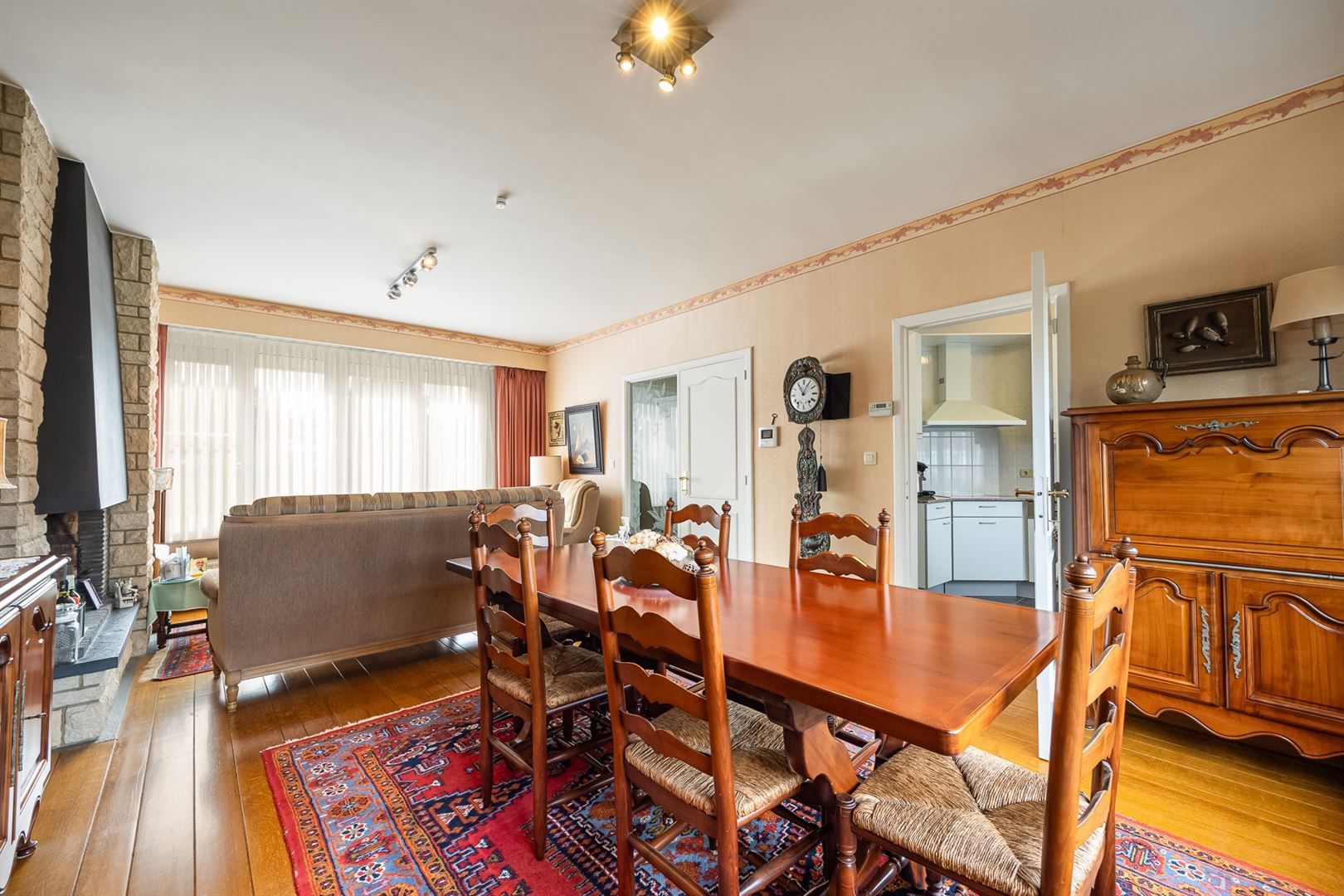 Een praktisch huis met tuin in een kindvriendelijke buurt foto 4