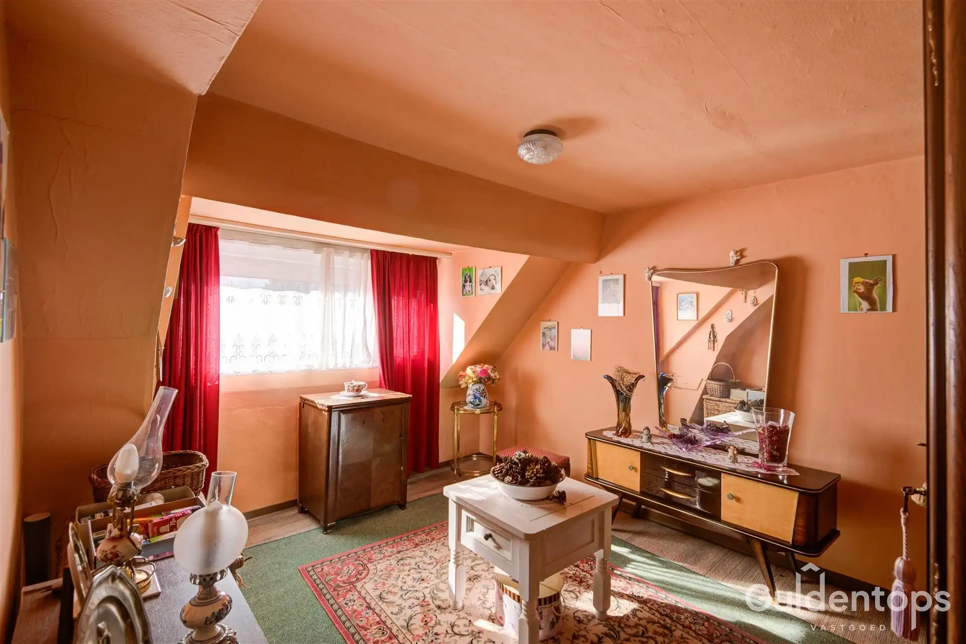 Zeer goed gelegen rijwoning foto 28