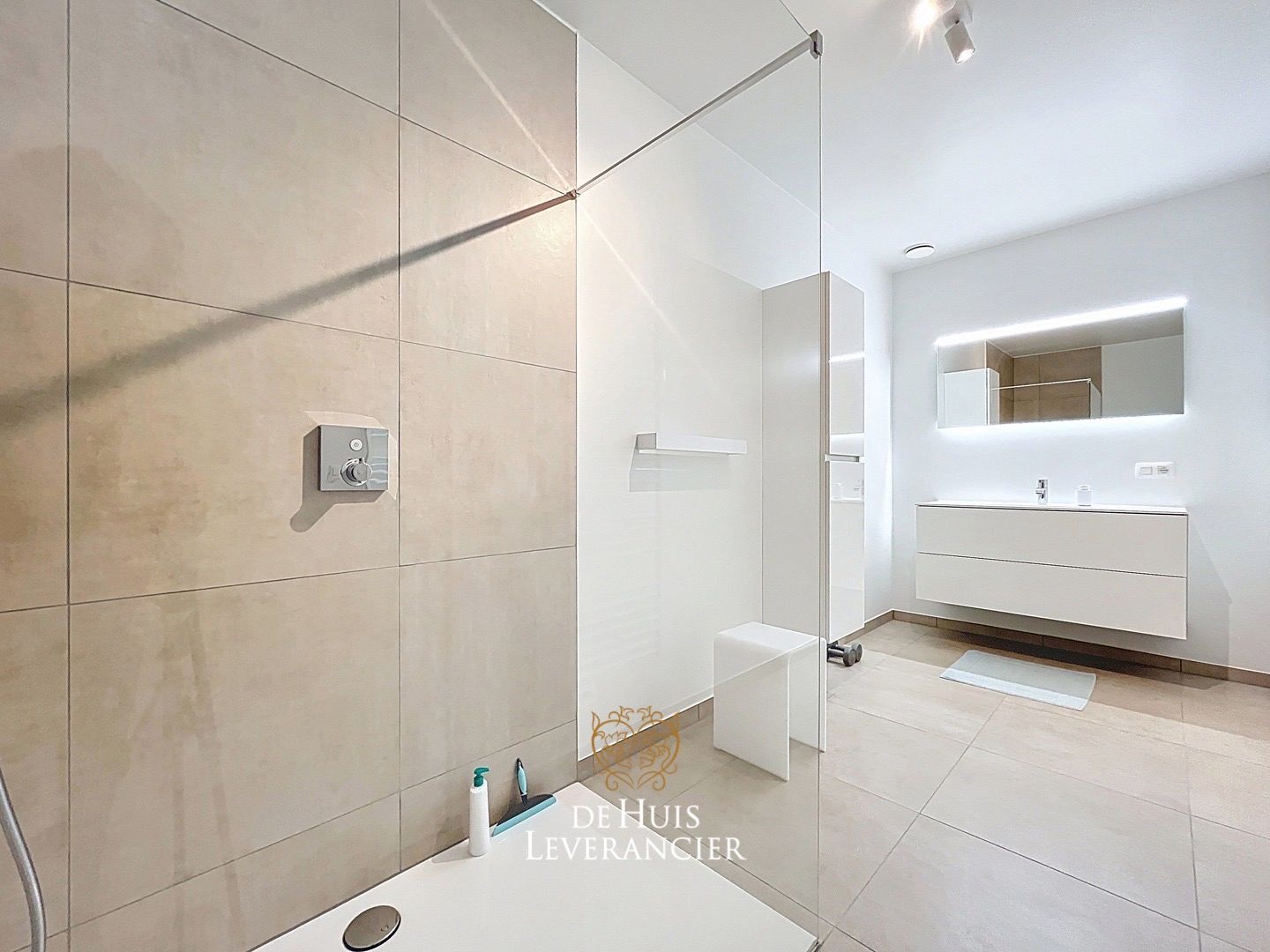 Discrete luxe & tijdloze elegantie : subliem nieuwbouwappartement met terras en gemeenschappelijk tuin te koop in Boechout foto 9