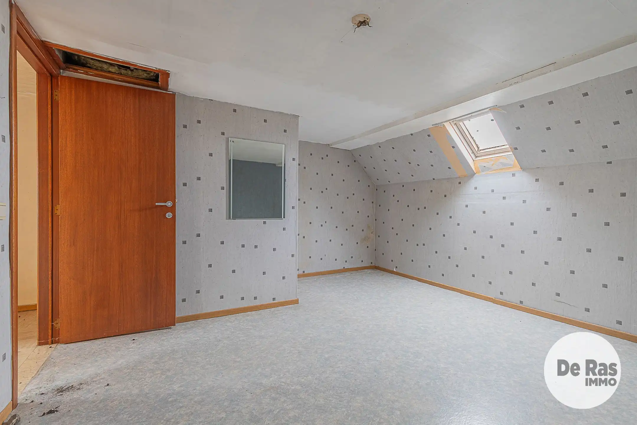 LEDE Centraal gelegen renovatiewoning met terras foto 12