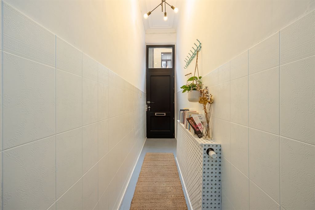 Ruime charmante woning met 5 slaapkamers en 2 badkamers  foto 23