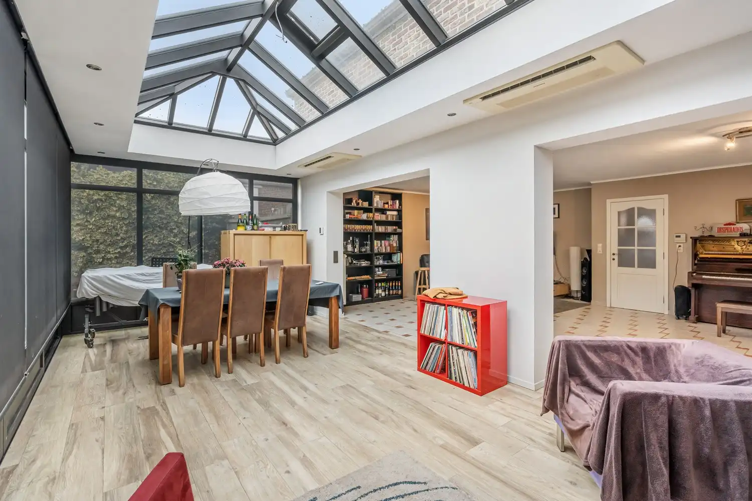 Eengezinswoning met 4 slaapkamers, dubbele garage en zuidoost gerichte tuin in Halmaal foto 4