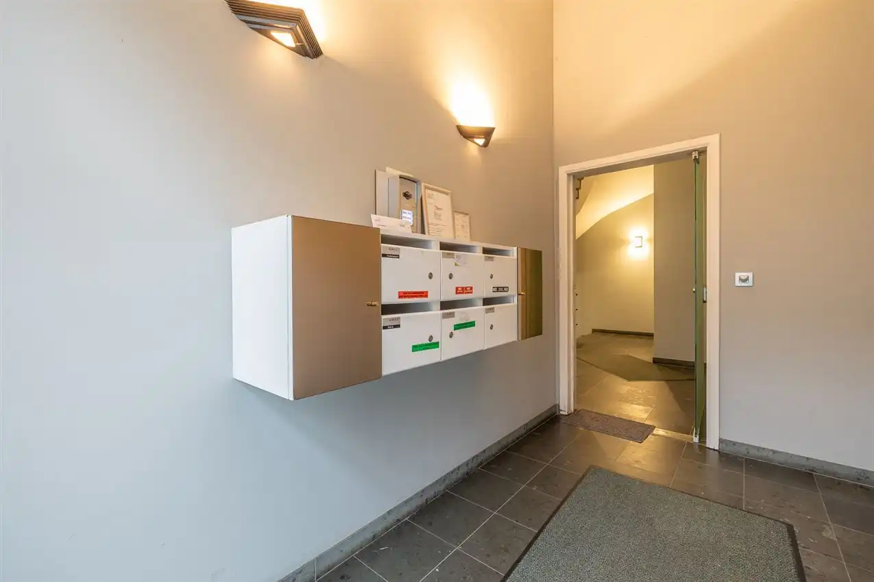 2slk appartement met grote garage in het centrum foto 22