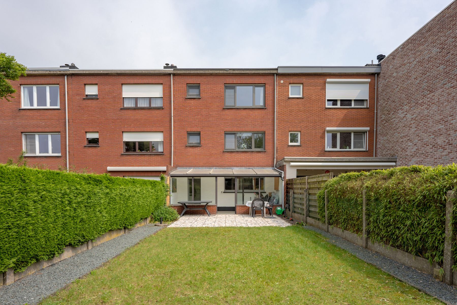 Instapklare woning met 3 slaapkamers, tuin en garage foto 17