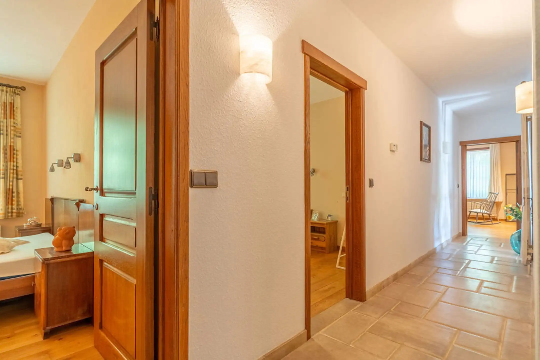 Ruime villa met 6 slpk op 2.295 m² grond met veel privacy foto 32