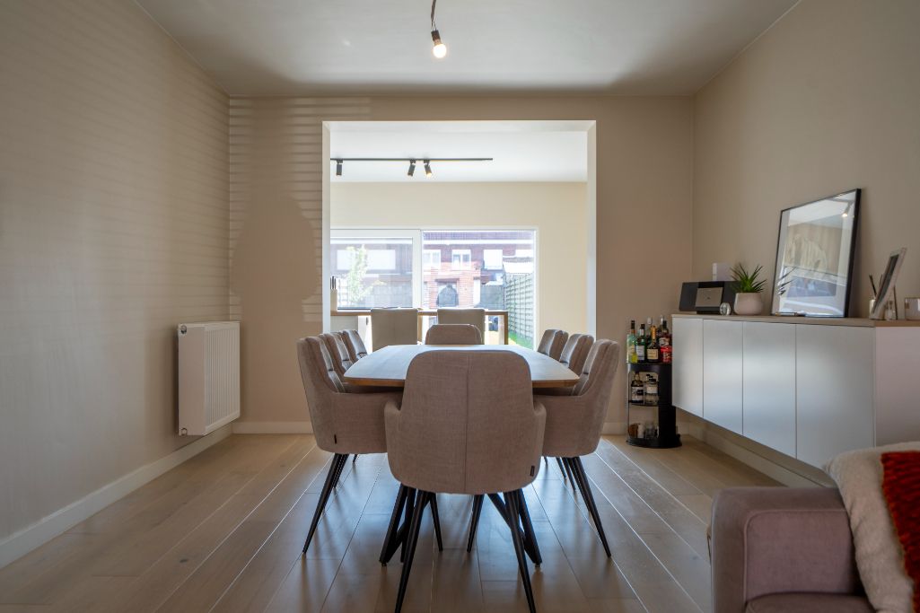 Boomforeeststraat – Instapklare gezinswoning met tuin in hartje Izegem foto 6