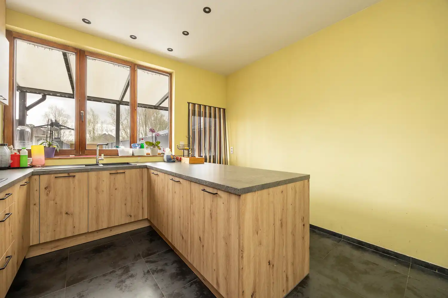 Charmante en instapklare starterswoning met grote Zuid-tuin foto 12