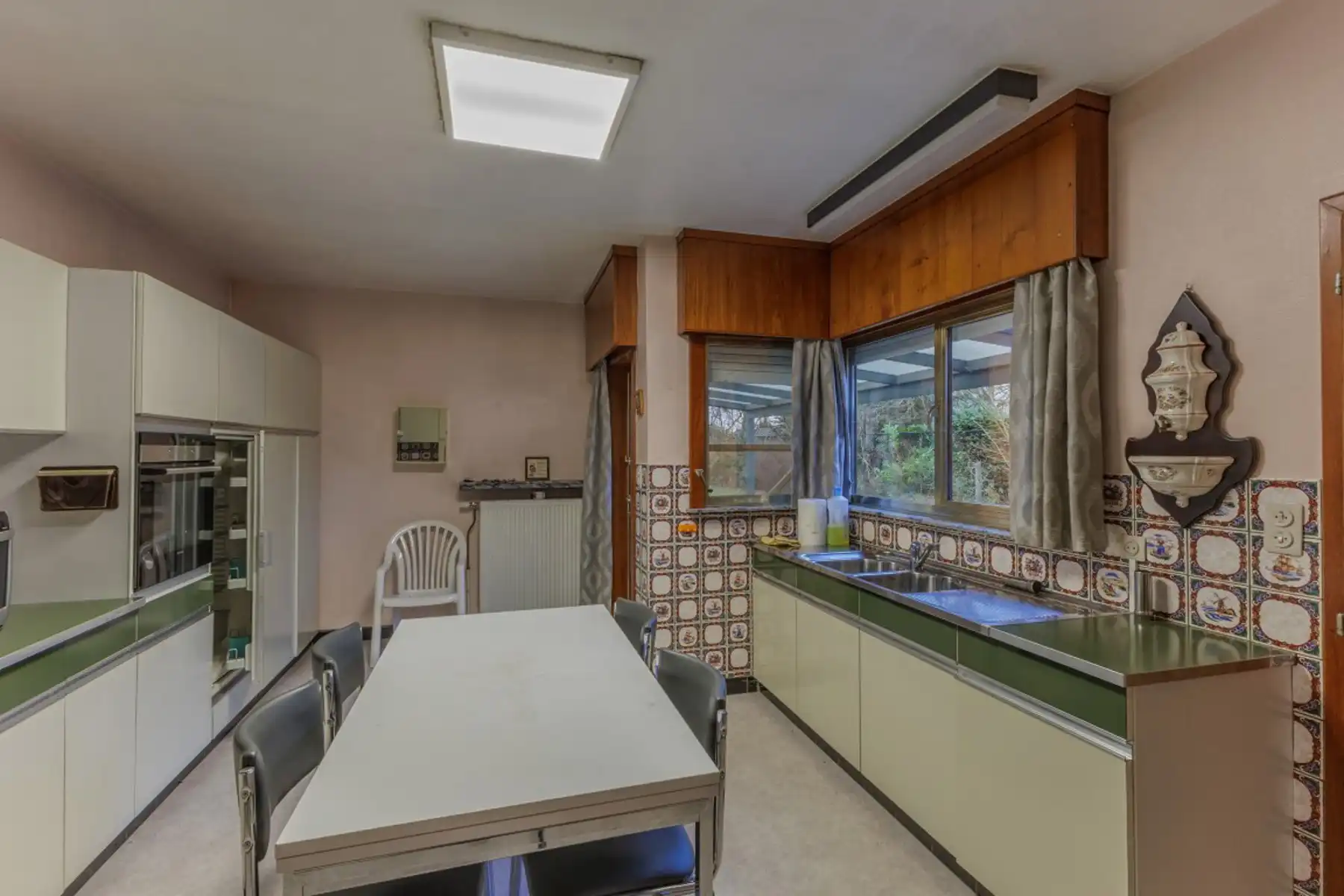 Ruime halfopen bebouwing met grote tuin foto 9