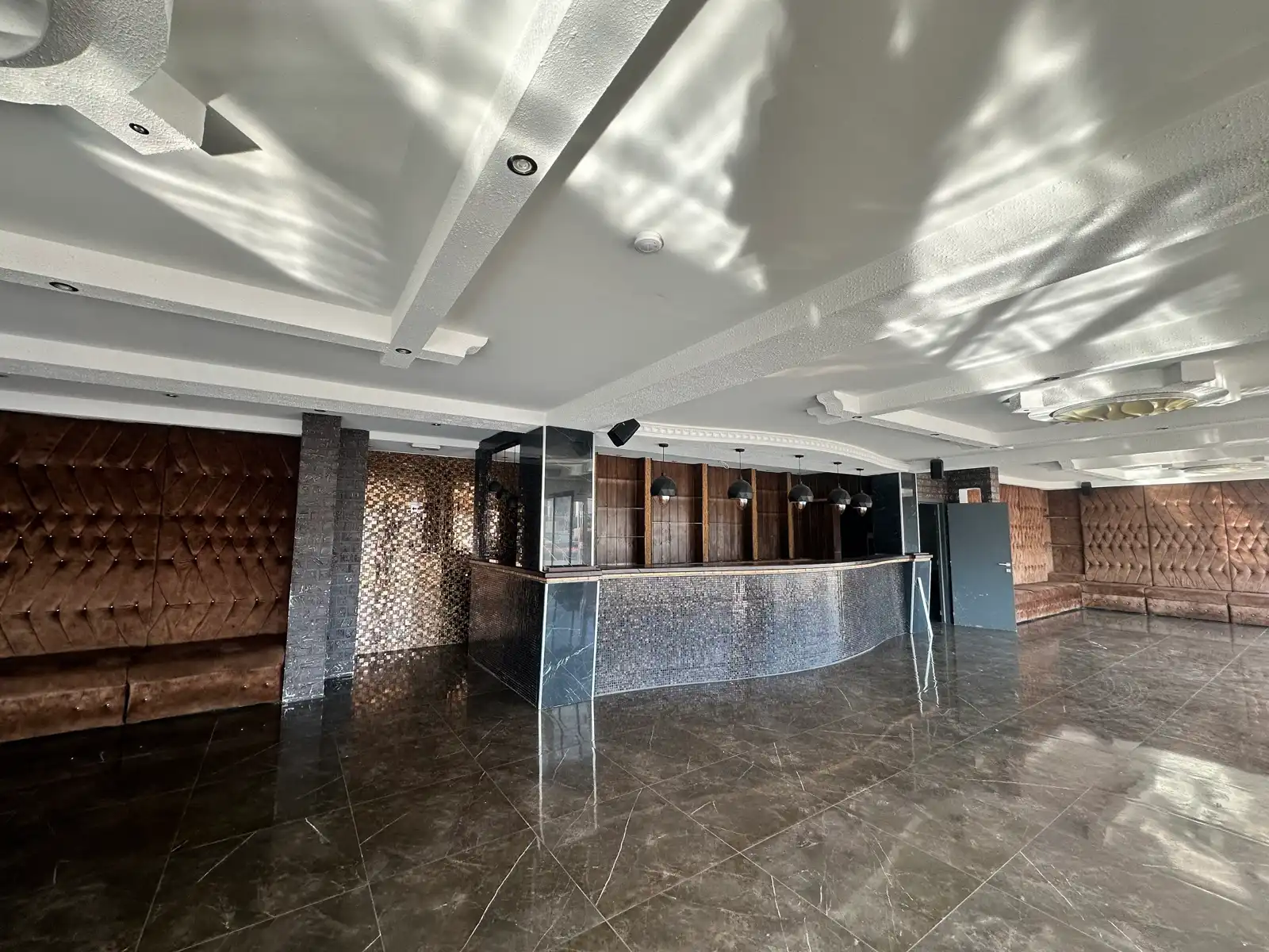 Zichtbare horecalocatie naast Kinepolis Antwerpen foto 4