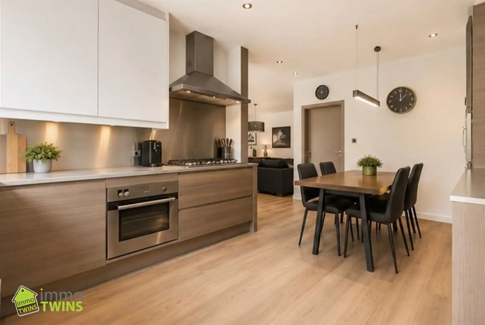 Uitzonderlijk ruime en veelzijdige praktijkwoning / cohousing met tal van mogelijkheden foto 7